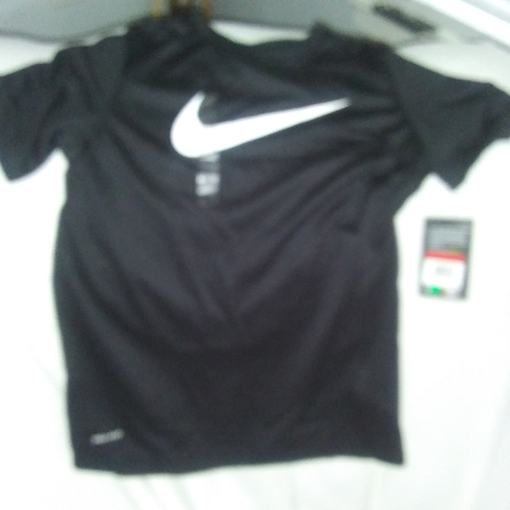 Nike youth shirt with tags $15
